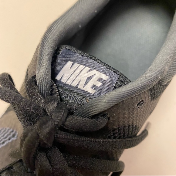 Nike Girl’s Runners, size 7 youth - Picture 6 of 6